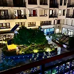 City Center Apartment With Balcony