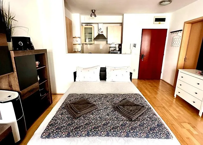 City Center Apartment With Balcony