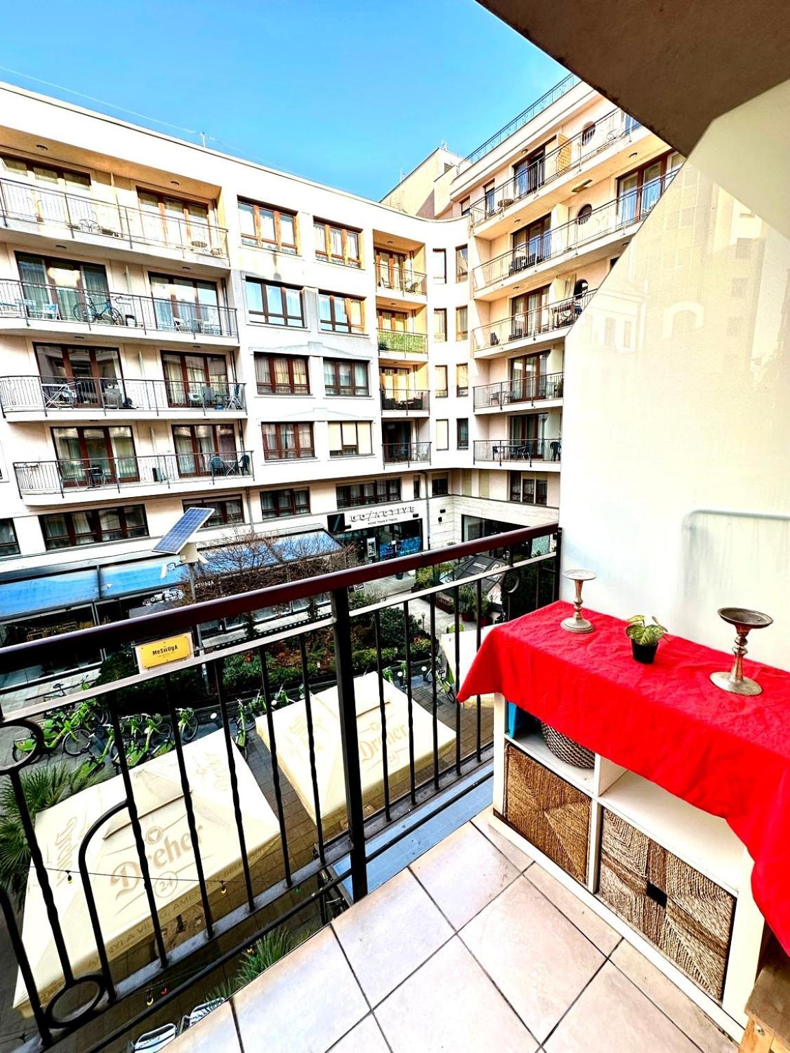 Center With Balcony Apartment Budapest