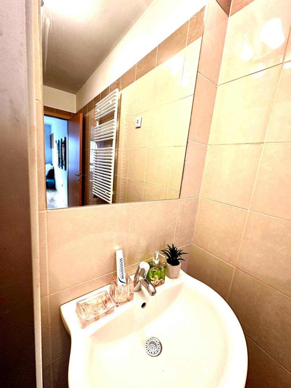 Center With Balcony *