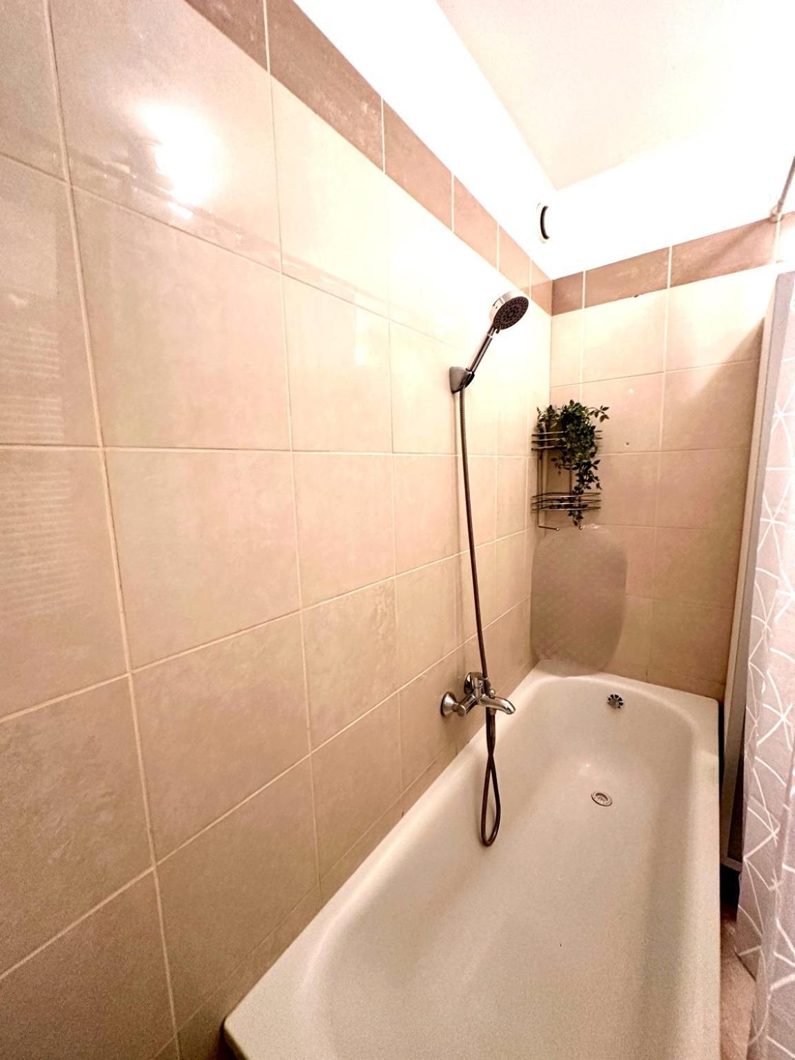 Center With Balcony Apartment *