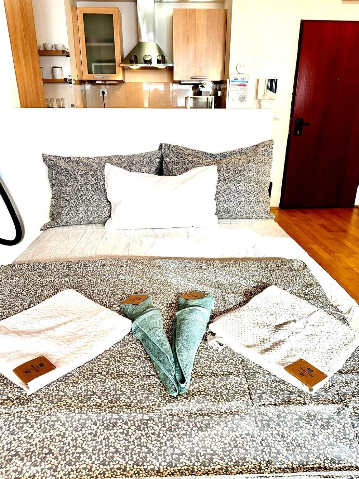 Center With Balcony Apartment Budapest