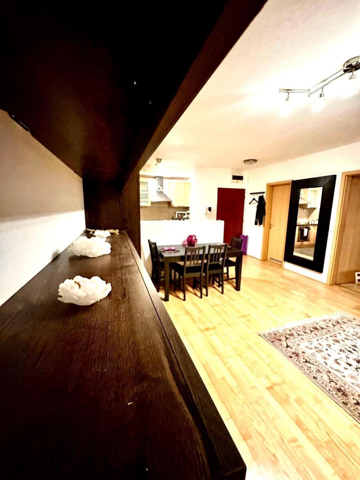Center With Balcony *